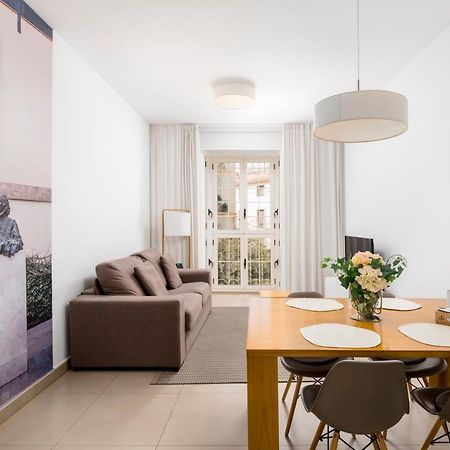 Suites Del Pintor Malaga Bagian luar foto