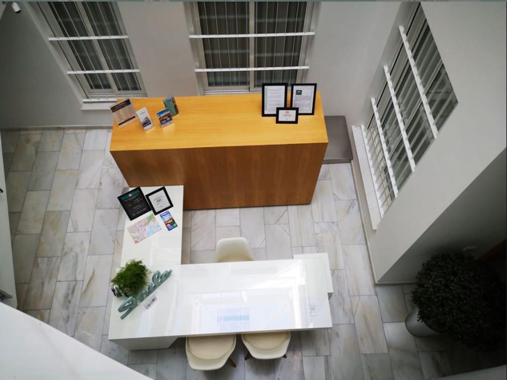 Suites Del Pintor Malaga Bagian luar foto