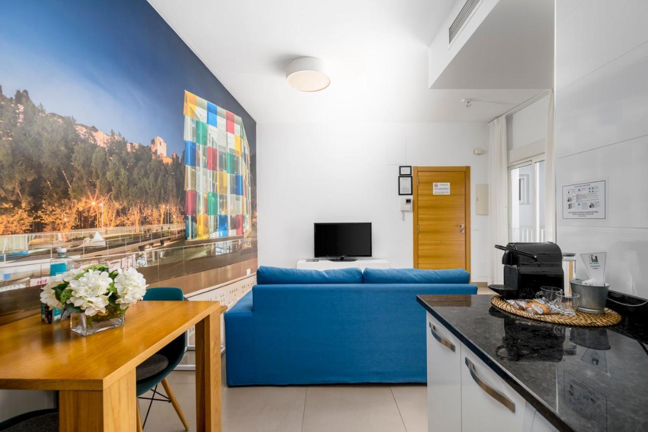 Suites Del Pintor Malaga Bagian luar foto