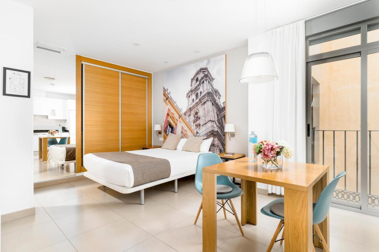 Suites Del Pintor Malaga Bagian luar foto