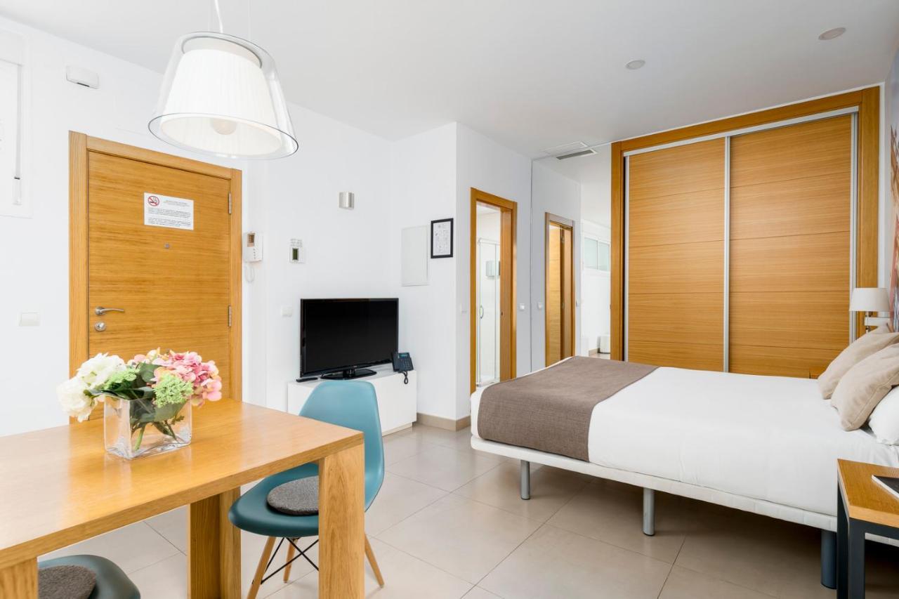 Suites Del Pintor Malaga Bagian luar foto