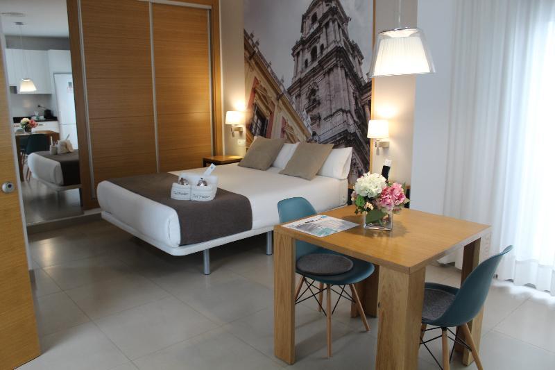 Suites Del Pintor Malaga Bagian luar foto