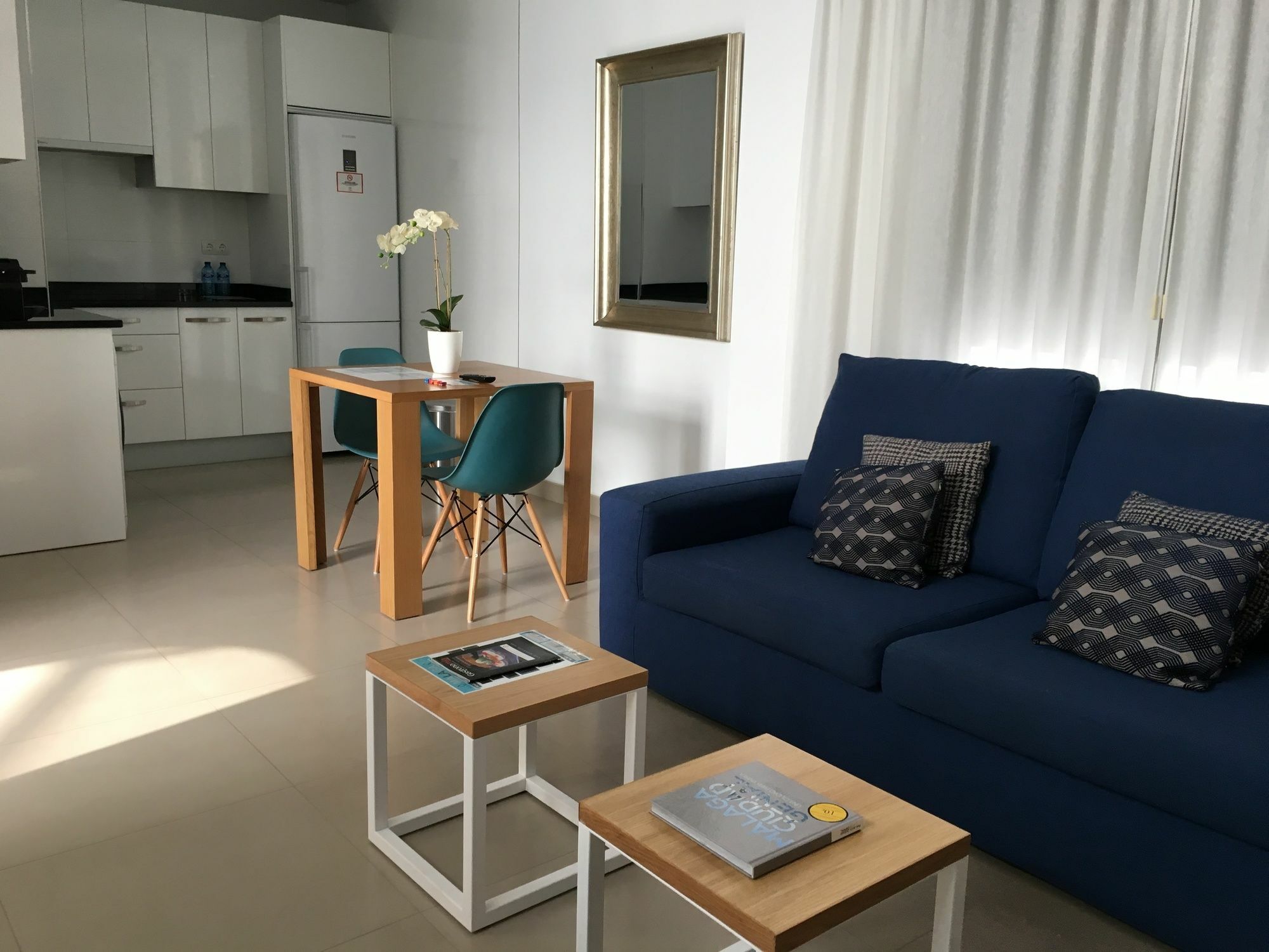 Suites Del Pintor Malaga Bagian luar foto